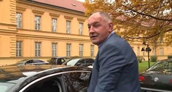 VIDEO Pogledajte kako Bandićev vozač bježi od novinara: "Ja sam samo šofer"